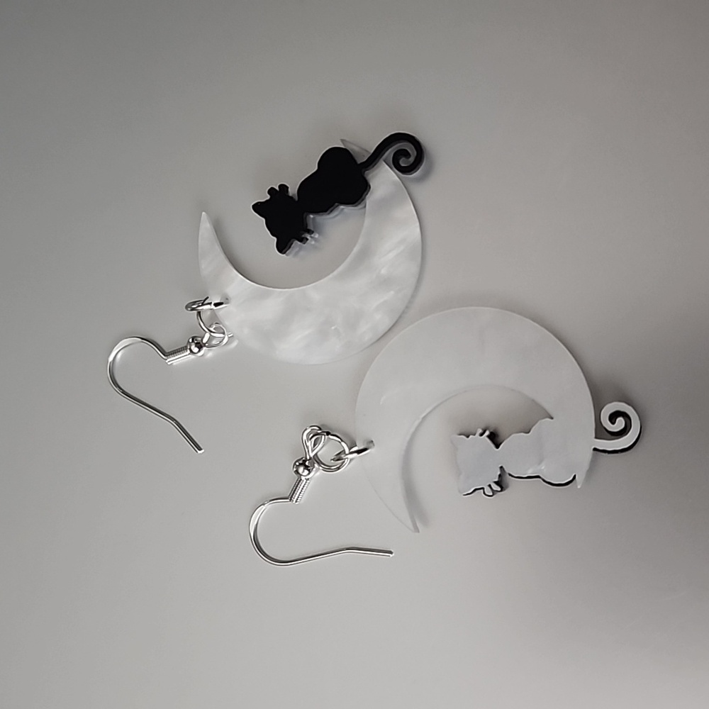 Black Cat Acrylic White Moon Accented with Black decorative Jump Rings - Picture 6 of 6